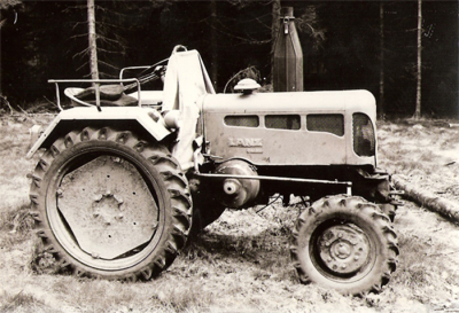 Oude tractor vroeger